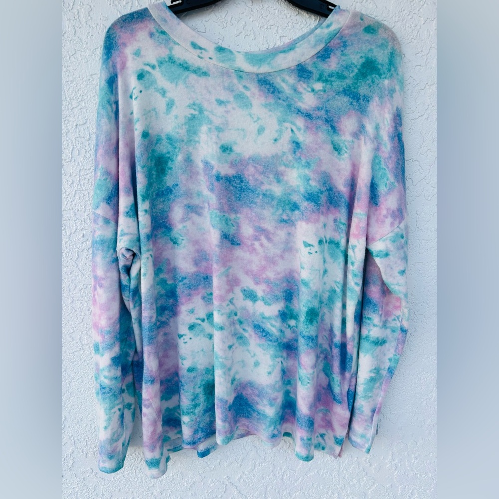 Dreamy soft pastel T